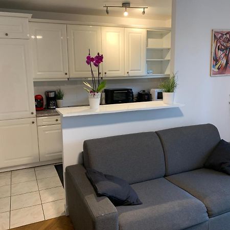 Lieu De Ressourcement A Robinson Apartment Льо Плеси-Робенсон Екстериор снимка