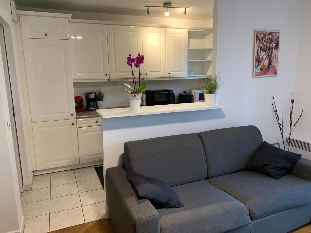 Lieu De Ressourcement A Robinson Apartment Льо Плеси-Робенсон Екстериор снимка