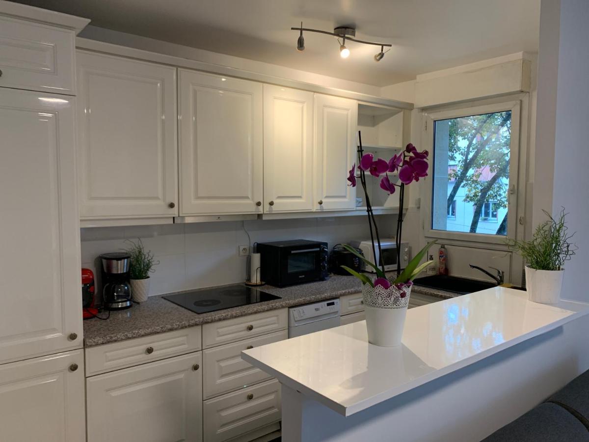 Lieu De Ressourcement A Robinson Apartment Льо Плеси-Робенсон Екстериор снимка